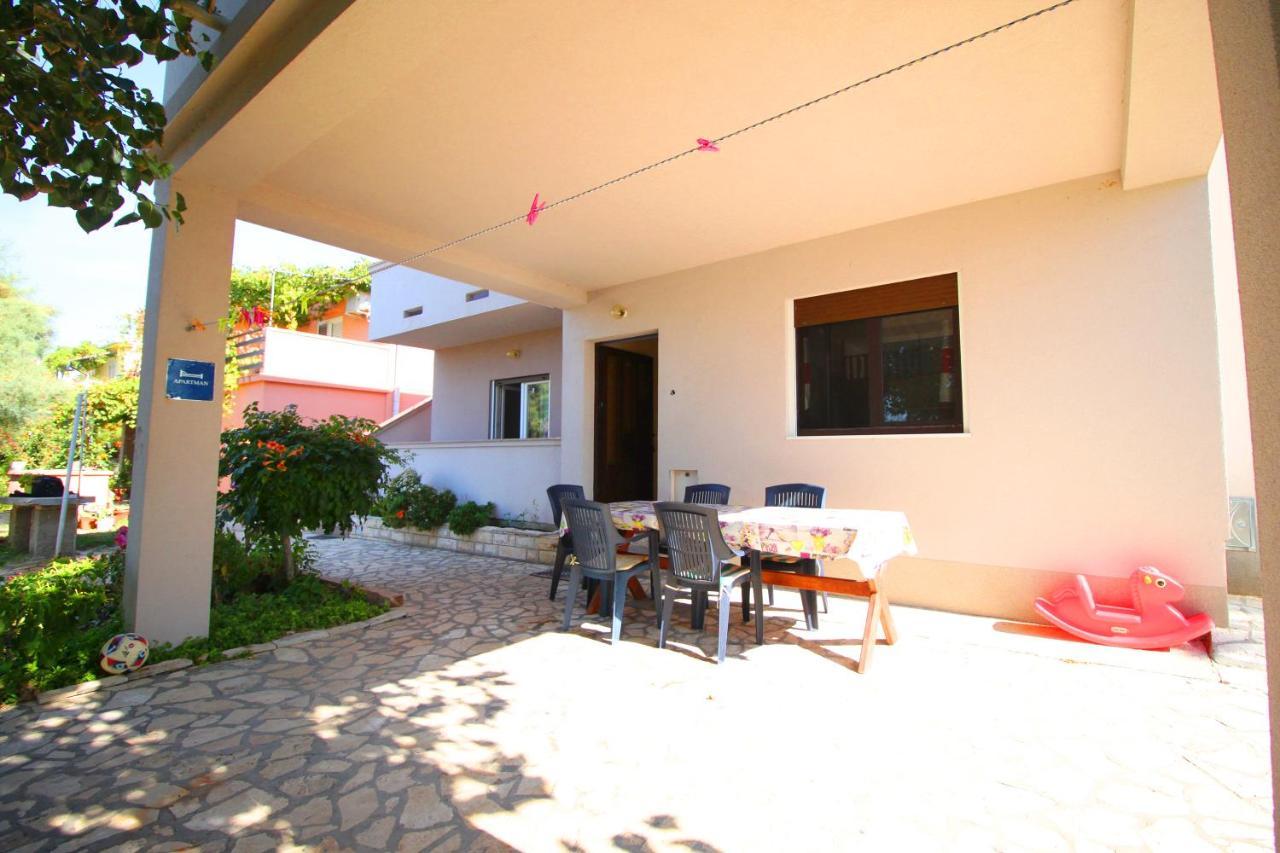Dubravka Apartment Dinjiska Luaran gambar